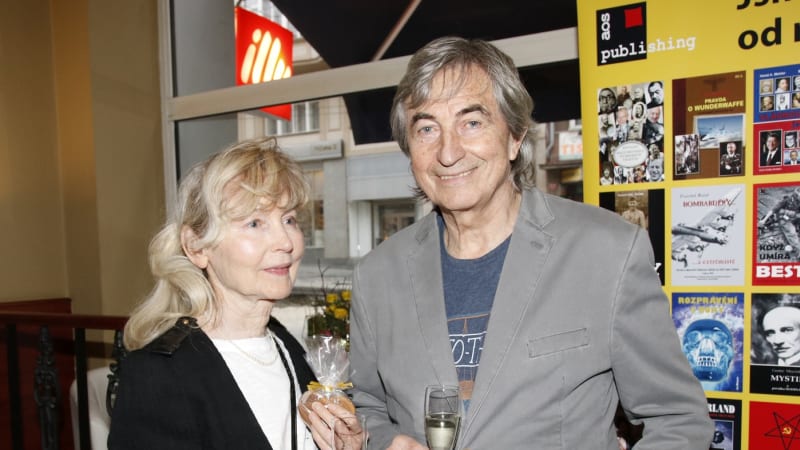 Herec Štědroň tajil velkou bolest: Manželka mu zemřela při čištění zubů. Život má naruby