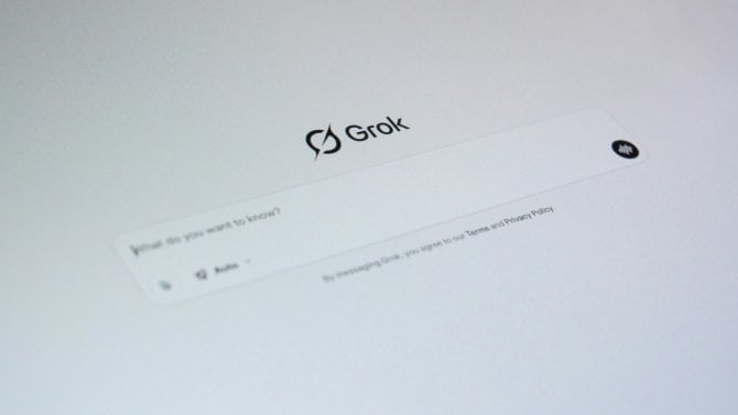 Grok na síti X generuje nahé snímky celebrit i dětí, Musk tomu nebrání. EU reaguje vyšetřováním