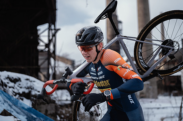 Zasněžená trať byla pecka, řekl čerstvý cyklokrosový mistr republiky Bažant