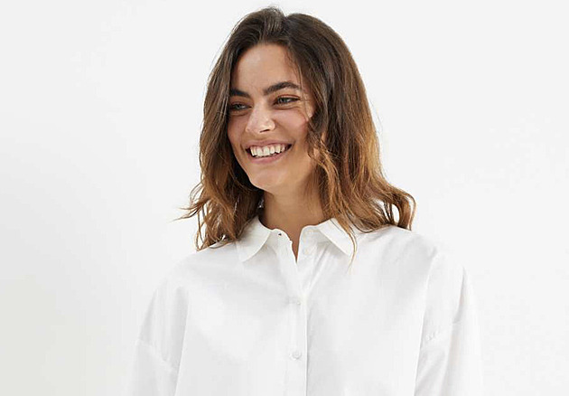 Bílá je módní. Podlehněte letos v zimě sněžné eleganci