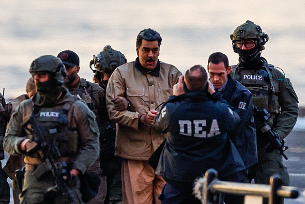 Maduro přes právníky vzkázal, že jsou s manželkou v pořádku. Jsme bojovníci, sdělil