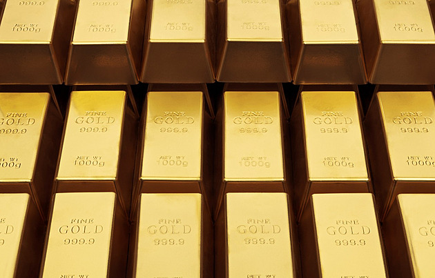 Drahé kovy boří rekordy. Cena zlata poprvé překonala hranici 4 600 dolarů