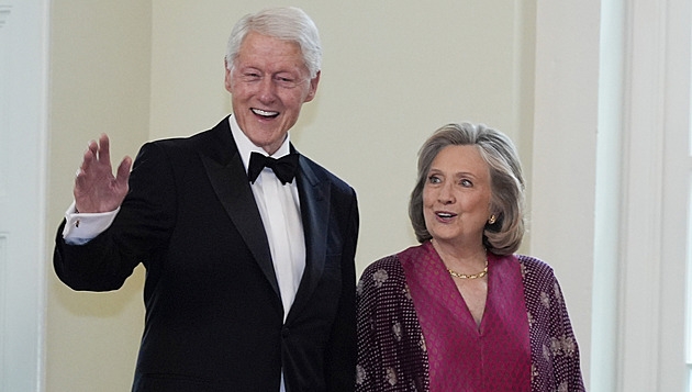 Clintonovi odmítli vypovídat v Kongresu o Epsteinovi. Hrozí jim stíhání