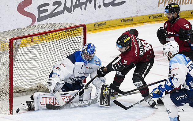 ONLINE: Kometa se na Spartě ujímá vedení, prosazuje se Flek