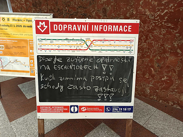 Eskalátory metra se mění v past. Dopravní podnik vysvětlil, proč se náhle zasekávají