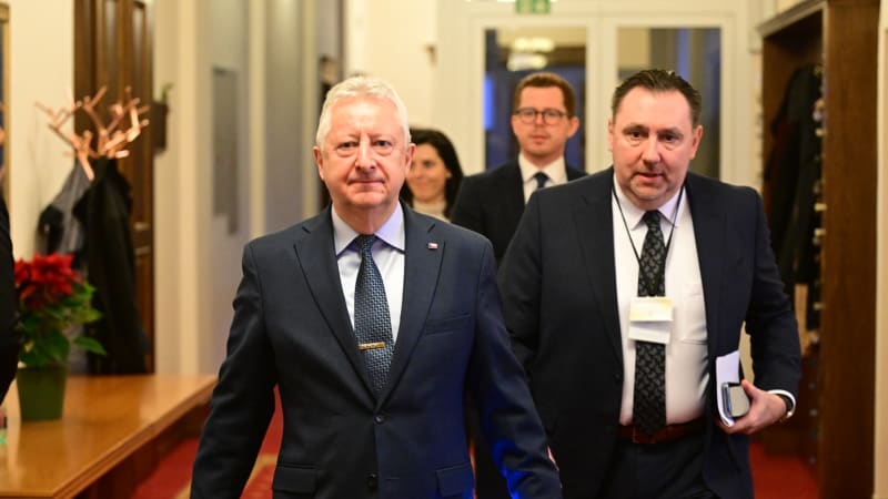 Zůna označil Rusko za agresora. Snad mu v SPD nedají domácí vězení, glosuje opozice