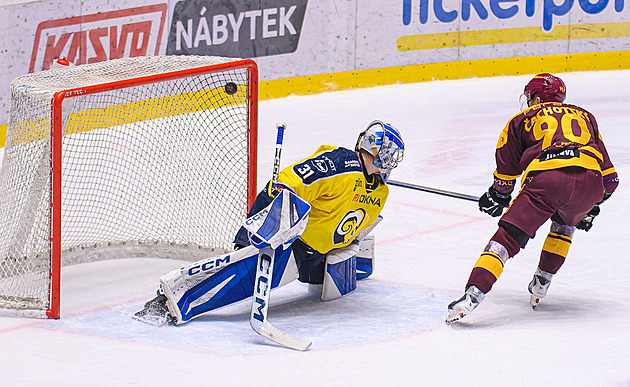 Jihlava zvládla nájezdy ve Zlíně, vedoucí Slavia porazila Třebíč. Slaví také Kolín