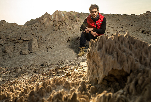 Řídit mezi Saúdy? Šílené! Vážné nehody vidíme denně. Kameraman o Rallye Dakar