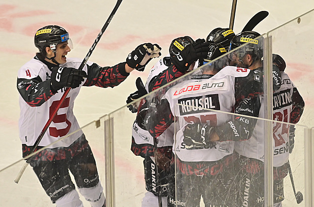 Sparta předvedla obrat, ztráta Litvínova roste. Ve Vítkovicích zkolaboval fanoušek