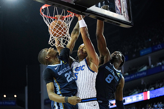 Odplata za Berlín. Memphis se s Evropou loučil vítězně, v Londýně zářil Morant