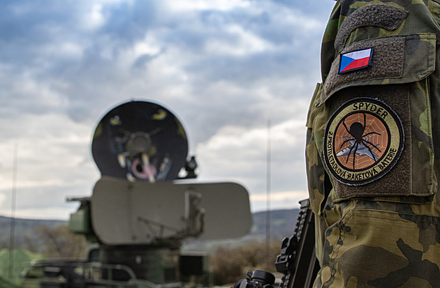 Při výcviku v Doupově zemřel voják, podle policie může jít o sebevraždu