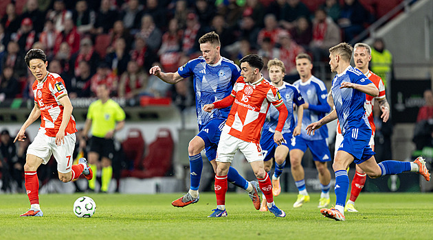 Mohuč - Olomouc 2:0, nevýrazný výkon a konec v Evropě. Hosté dohrávali v deseti