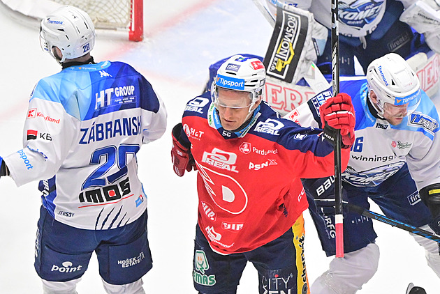 ONLINE: Druhé zápasy čtvrtfinále. Sparta prohrává v Plzni, Pardubice drtí Kometu