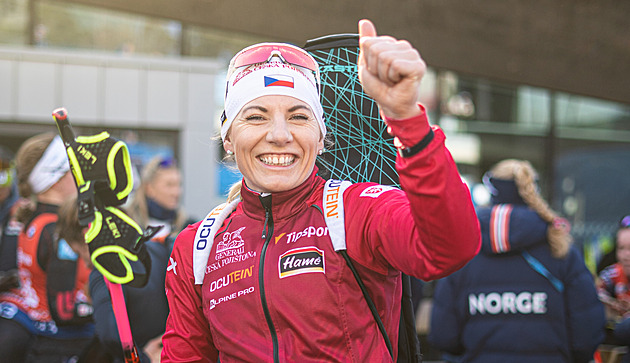 Ano, pokračuju. Charvátová se raduje z osmého místa a říká: Pořád na to mám