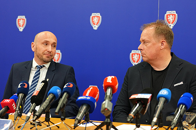 Obří razie v českém fotbale. Asociace prověřuje prvoligové sudí i hráče Šiguta