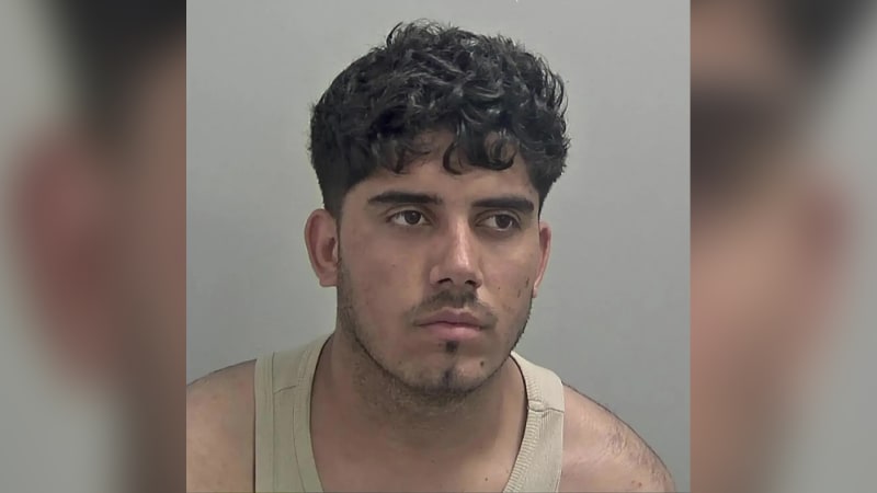 Afghánec znásilnil dvanáctiletou dívku: Jen se smál, popsala. Soud v Británii vynesl trest