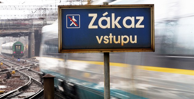 V Brně srazil vlak člověka, provoz na trati do Uherského Hradiště je přerušený