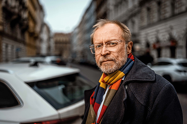 Vinou situace jsou dívky často znásilněné. Psychiatr vysvětluje agresi dnešních dětí