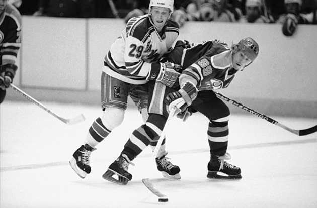 Šílený rekord: 163 asistencí za sezonu. Jak to král přihrávek Gretzky dokázal?