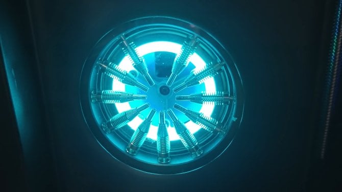 Výrobce robotických vysavačů míří do 3D tisku. S 12tryskovou Core XY novinkou chce zatopit i Bambu Labu