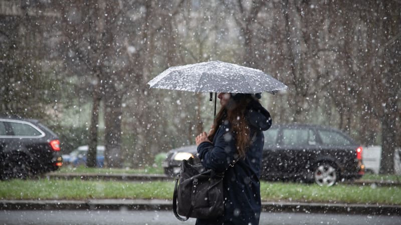 Ochlazení vtrhne do Česka velkou silou: Napadne až 5 cm sněhu, udeří mrazy
