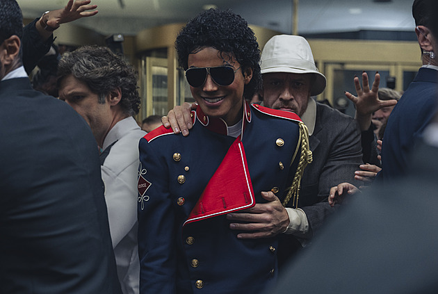 Billie Jean jako originál? Jaafar Jackson vytáhl strýcův moonwalk ve filmu Michael