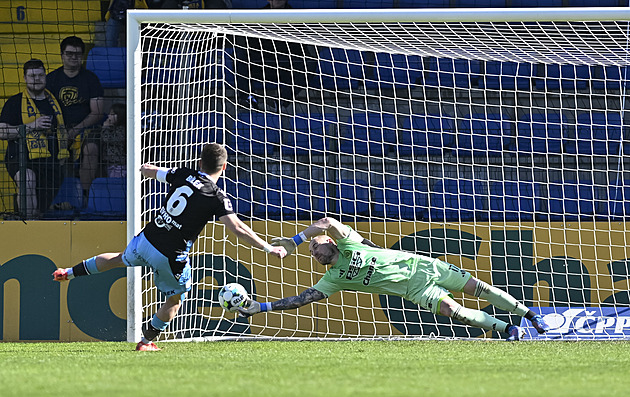 Smutek v Teplicích, znovu jen o záchranu. Čeká nás boj o holý život, tuší Frťala