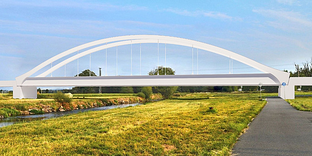 Rok a půl bez vlaků. Železničáři konečně chystají opravu povodní zničené trati