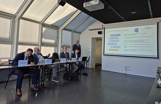 Zásobníky plynu jsou prázdnější než loni. Nedostatek nehrozí, uklidňují experti