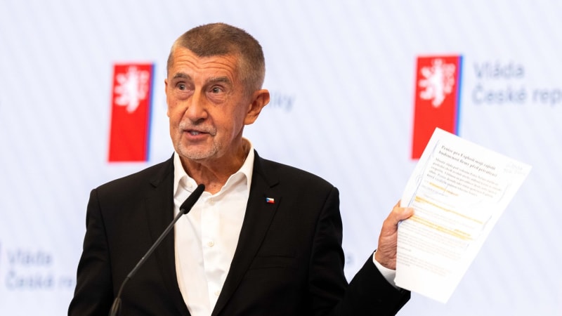 Smršť na vládní radě, kvůli změnám přišla vlna rezignací. Babiš slibuje lepší podmínky