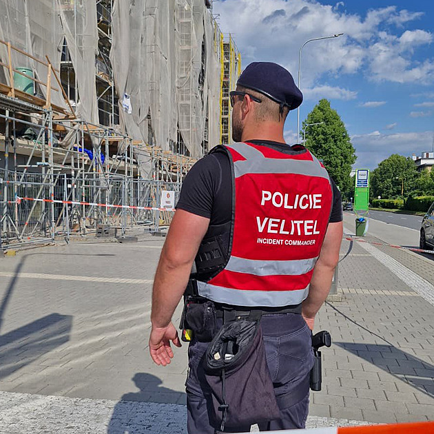 Policisté vyšetřují smrt ženy v bytovém domě v Havířově. Zaútočil na ni soused