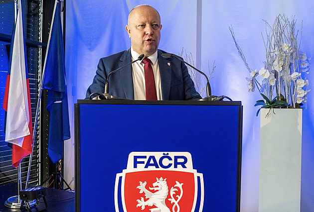 Spor o řízení FAČR: bývalé vedení odmítlo Tvrdíkovo obvinění, obrátilo se na právníky