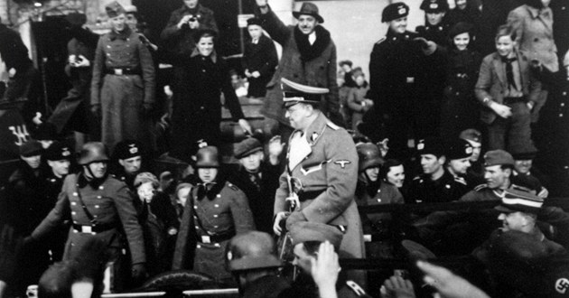 Čestní občané Henlein a Gottwald? Město se od rozhodnutí předchůdců distancovalo