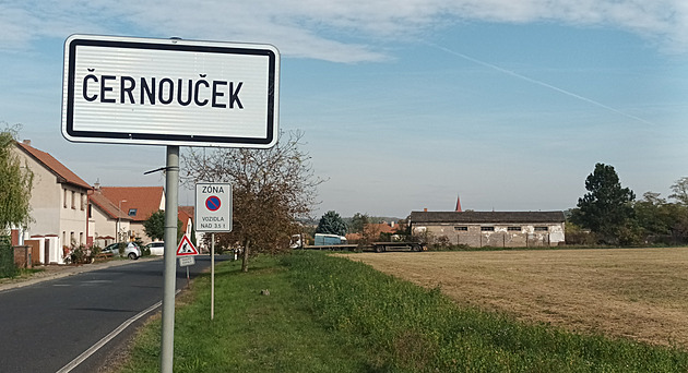 Volby bez prezidenta? Možná je to tak lepší, zní v obci, kde žijí Pavel s manželkou